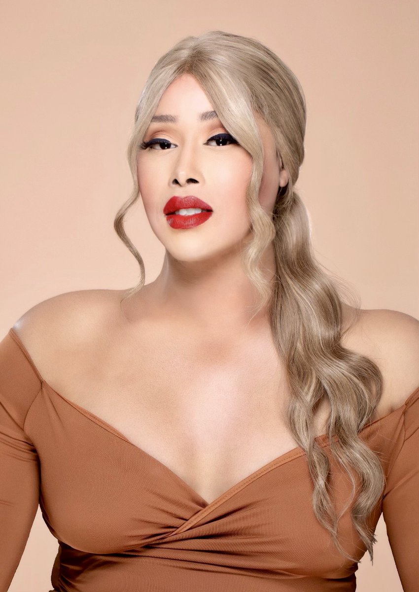 OperaCanada's tweet photo. Happy #InternationalTransgenderDayOfVisibility!
Today we're listening to trans lyric soprano @breasinclaire, who was weeks away from her Canadian debut w. @AtGtheatre.
https://t.co/G03YxFDDXr
#TransDayOfVisibility
#TDOV
#transisbeautiful
#transoperasinger
#opera
#operasinger https://t.co/vIhvIdo6hF
