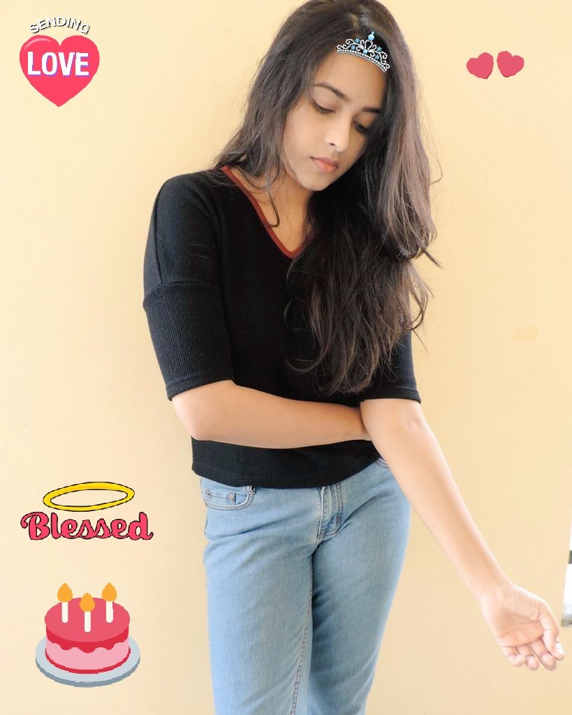 pradeep_cbi's tweet photo. #myTiny💌4my @SDsridivya 👑
#HBDSriDivya 
#MakkalArasi
#April1stSDBDay in Advance wishes

கண்ணாலே..!
என்ன கொன்னாலே..!

உள்ளுக்குள்ள
வழியுது மனசு,
வெள்ளை பஞ்சா
பறக்குது தினுசு..

சிறு பார்வ,
அது வீச..
தன்னாலதான்
குளிருது மீச..

~°~
#MakkalArasi #BirthDayBaby
#HBDaySD #HBDayAngel https://t.co/RKwISw3pr4