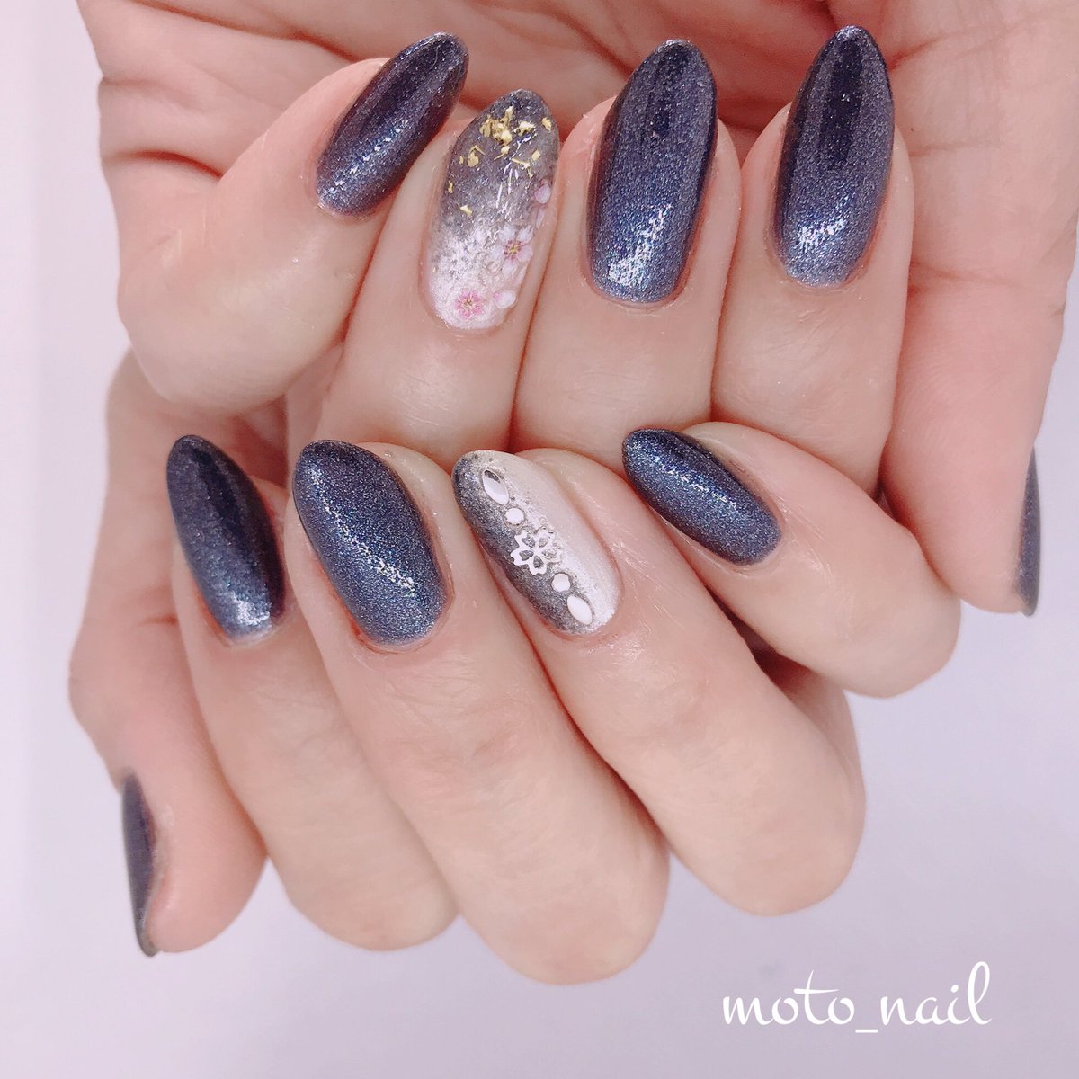 Moto Nail 3 31 桜ネイル 夜桜ネイル ダークカラーが塗りたくなって でも桜もあと少しだしって セルフネイル セルフネイラー T Co Ynmv1l7jrk Twitter