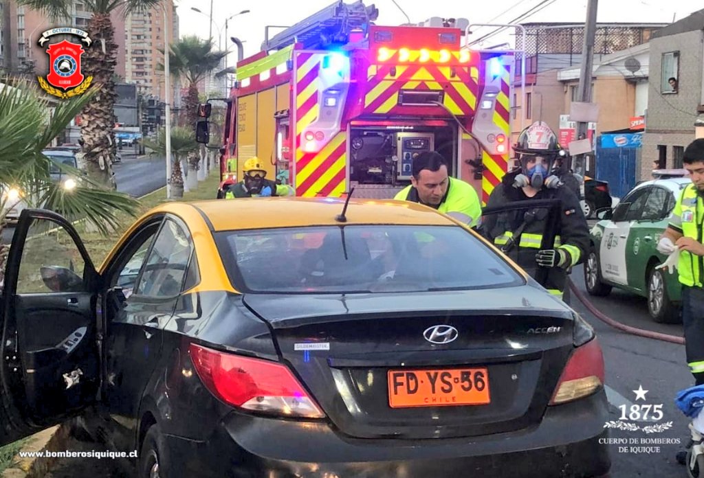cbi_iqq's tweet photo. Imágenes del trabajo de las unidades de las compañías @BombaTarapaca
@BombaVictoria11 en llamado de rescate vehicular ocurrido a las 07:34 horas en la intersección de avenida Héroes de la Concepción con calle Hernán Fuenzalida .#Iquique https://t.co/t4svytdyxC