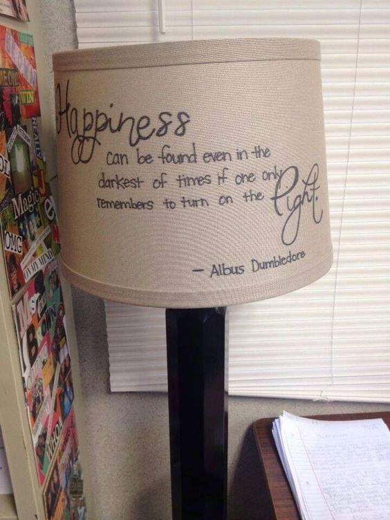 PotterWorldUK's tweet photo. Harry Potter lamp https://t.co/jVU47gnE7T