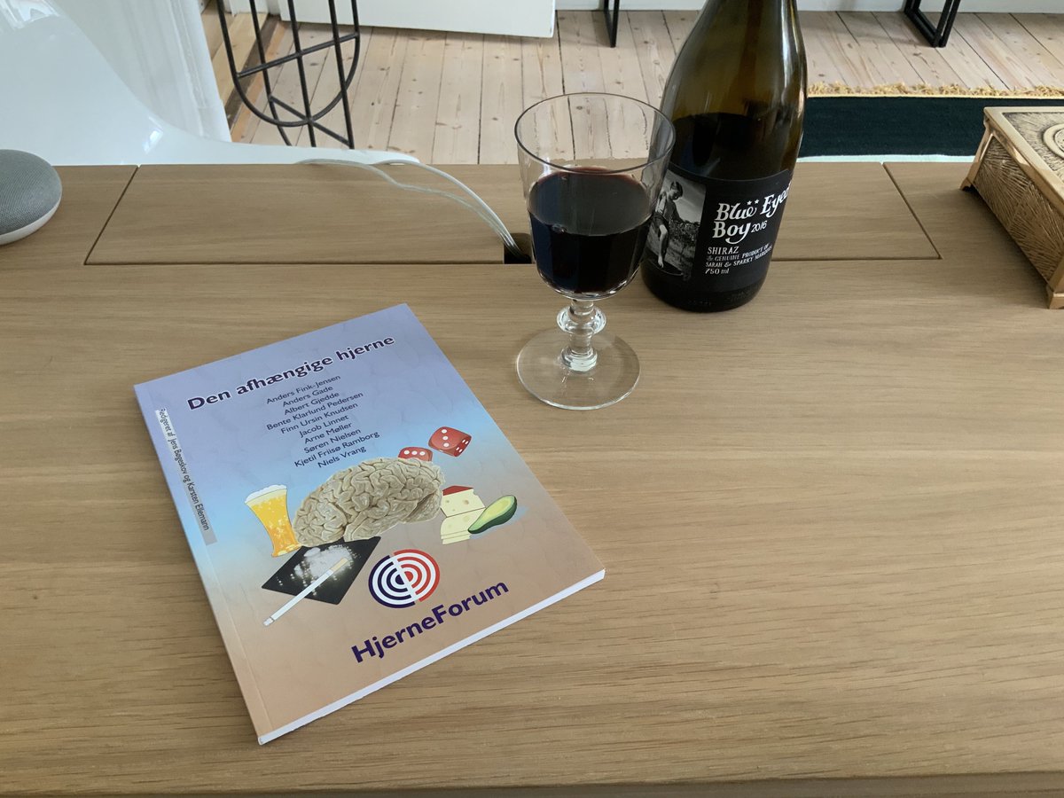 HjerneForum's tweet photo. Vi sender stadigt ud under #COVID19, så medens du venter på årets #hjernebog kan du stadigt købe tidligere bøger, fx om den afhængige hjerne, på https://t.co/3HPe4MpS0d https://t.co/KdZIMyLeTP