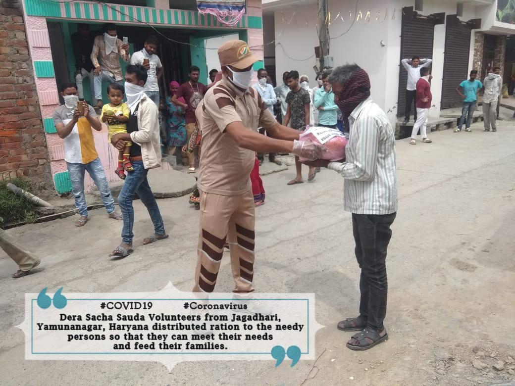 Paak_Mohobbat's tweet photo. As we all know Lockdown in The World Is going on because of Corona Virus...
Because of this disease people are suggested to not to come outside..
At this moment ,On The other hand Volunteers of @derasachasauda are coming forward to Helping the needy ones..
#ServiceToNationByDSS https://t.co/GaW0aR3RBm