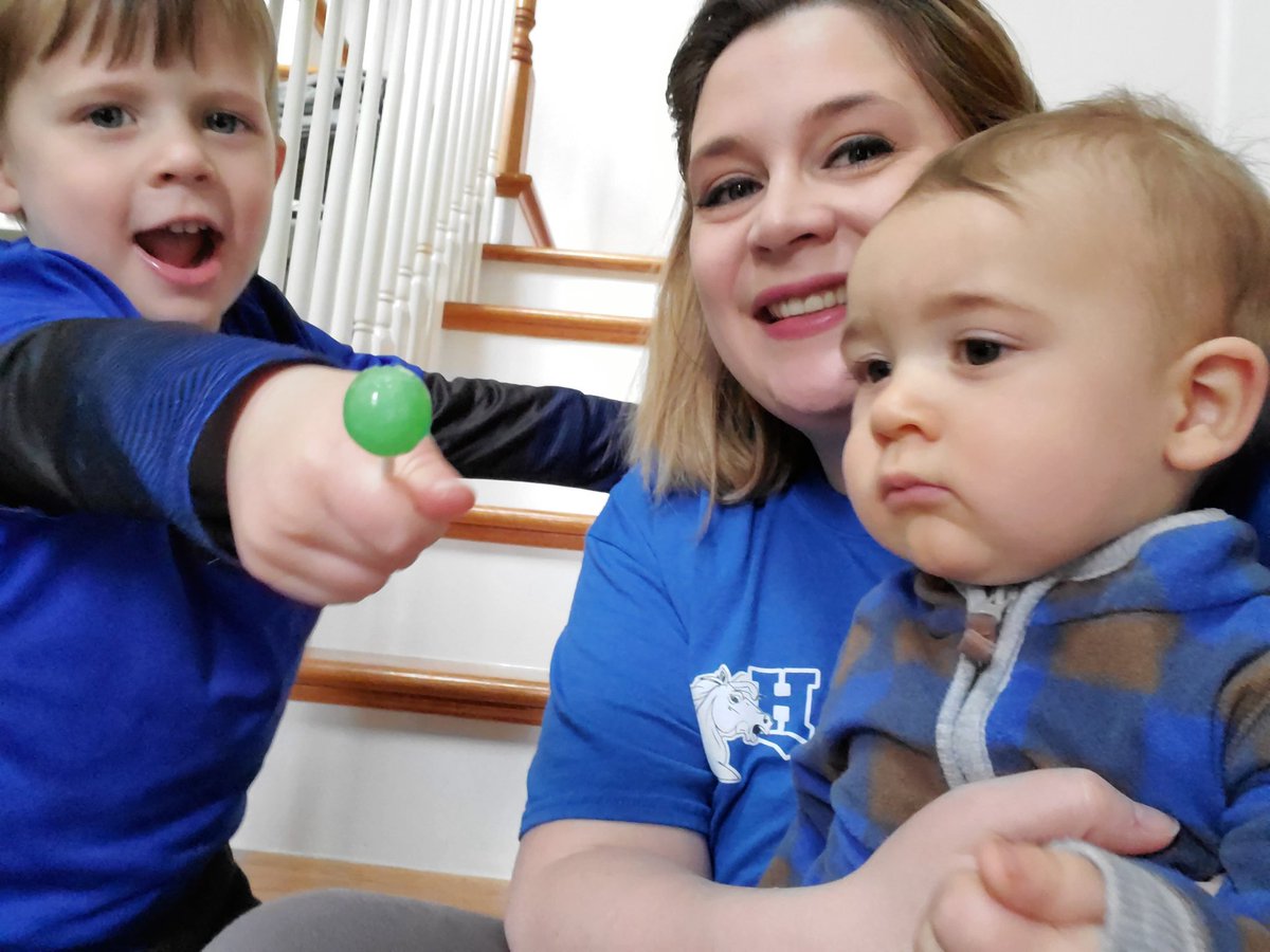 MsKenefick's tweet photo. We love Horseheads Schools and lollipops! #raiderpride @HhdsSchools @escaptura1 https://t.co/x6wMcyR5V4