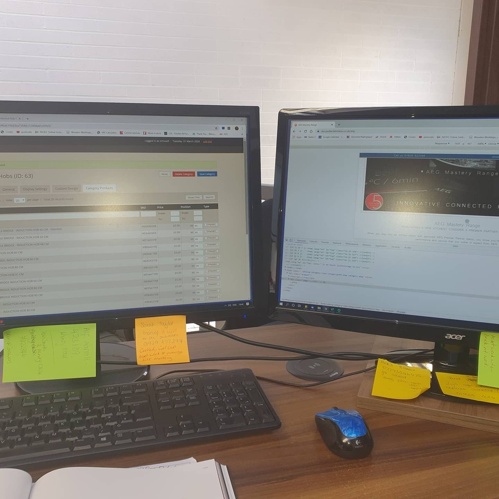 Another day of #isolation staring at databases and code. Must be time for my daily exercise soon
#goingmad 
#needtogetbackonthetools
@masterclasskitchens 
@masterclass_st 
@tomhaynemasterclasskitchens instagr.am/p/B-ZnDBRjAS-/