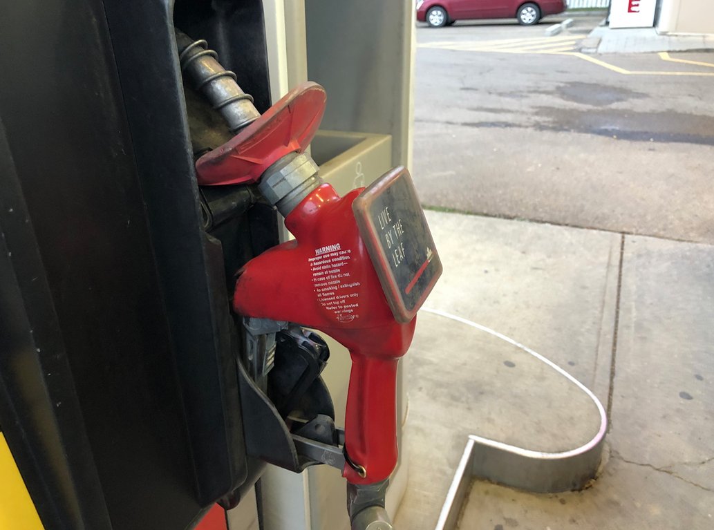 CHED880's tweet photo. At 8:03 @imboblayton has latest wholesale and retail gas and diesel prices. #Shell #Esso #Domo #FlyingJ #Costco #FasGas #Husky #PetroCan #CircleK https://t.co/90Nh3lF0tW