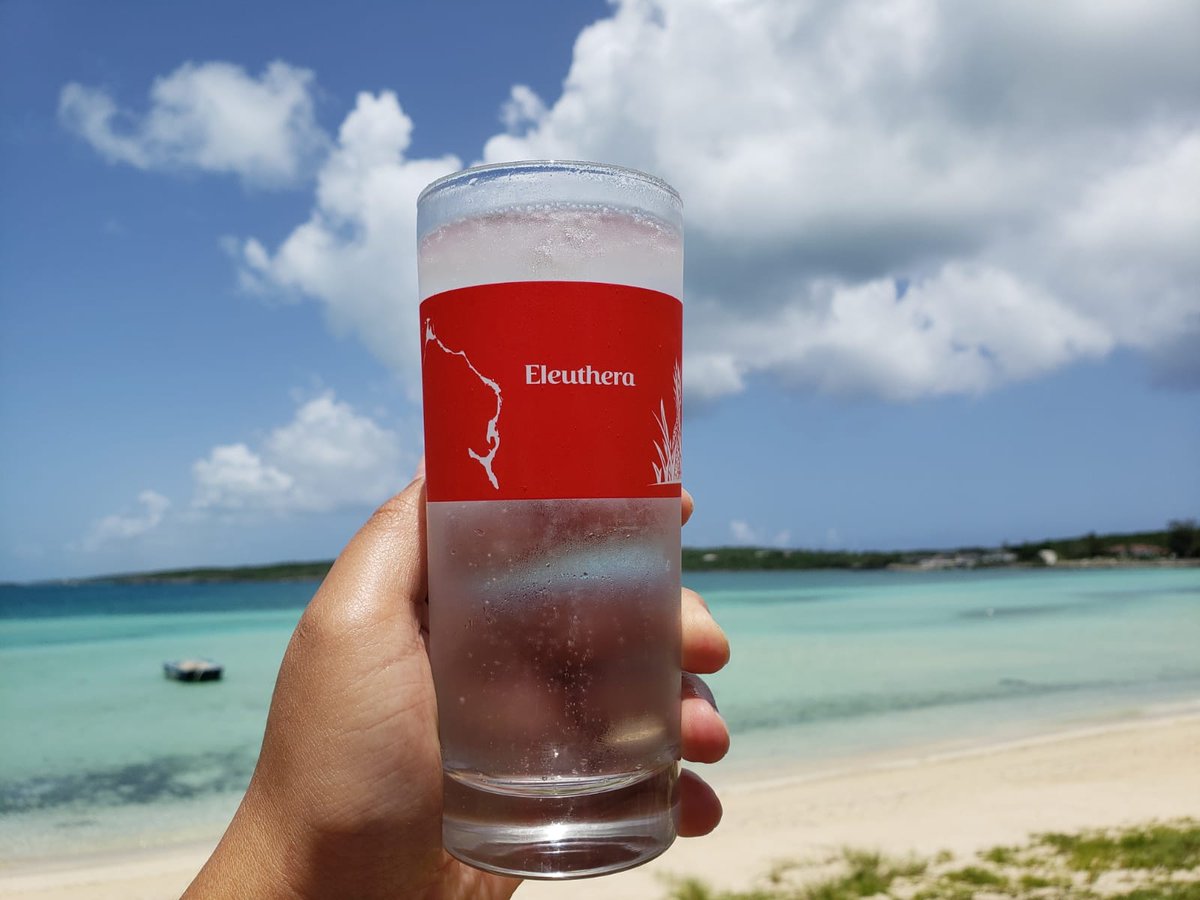 tourismtoday242's tweet photo. We're waving hello from the island of pineapples and pink sand, Eleuthera Island. Known for its sweet island escapes, this little piece of paradise, complete with stunning ocean views and more. 

@pinksands242 shares of the island's best-kept secrets 🔗 https://t.co/lfTiO50z8I https://t.co/myr4osBIjM