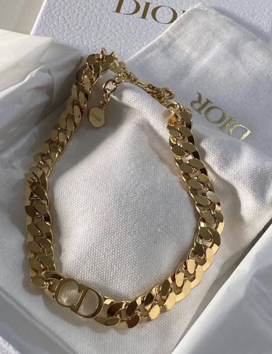 LdnFindom's tweet photo. Only the best will do... the finest for the finest! Your addiction forces you to spend over and above your budget. Your stupid wife gets NOTHING! #dior #findom #findomslaves #paypig #paypigwanted https://t.co/UW3ZUyNgGI