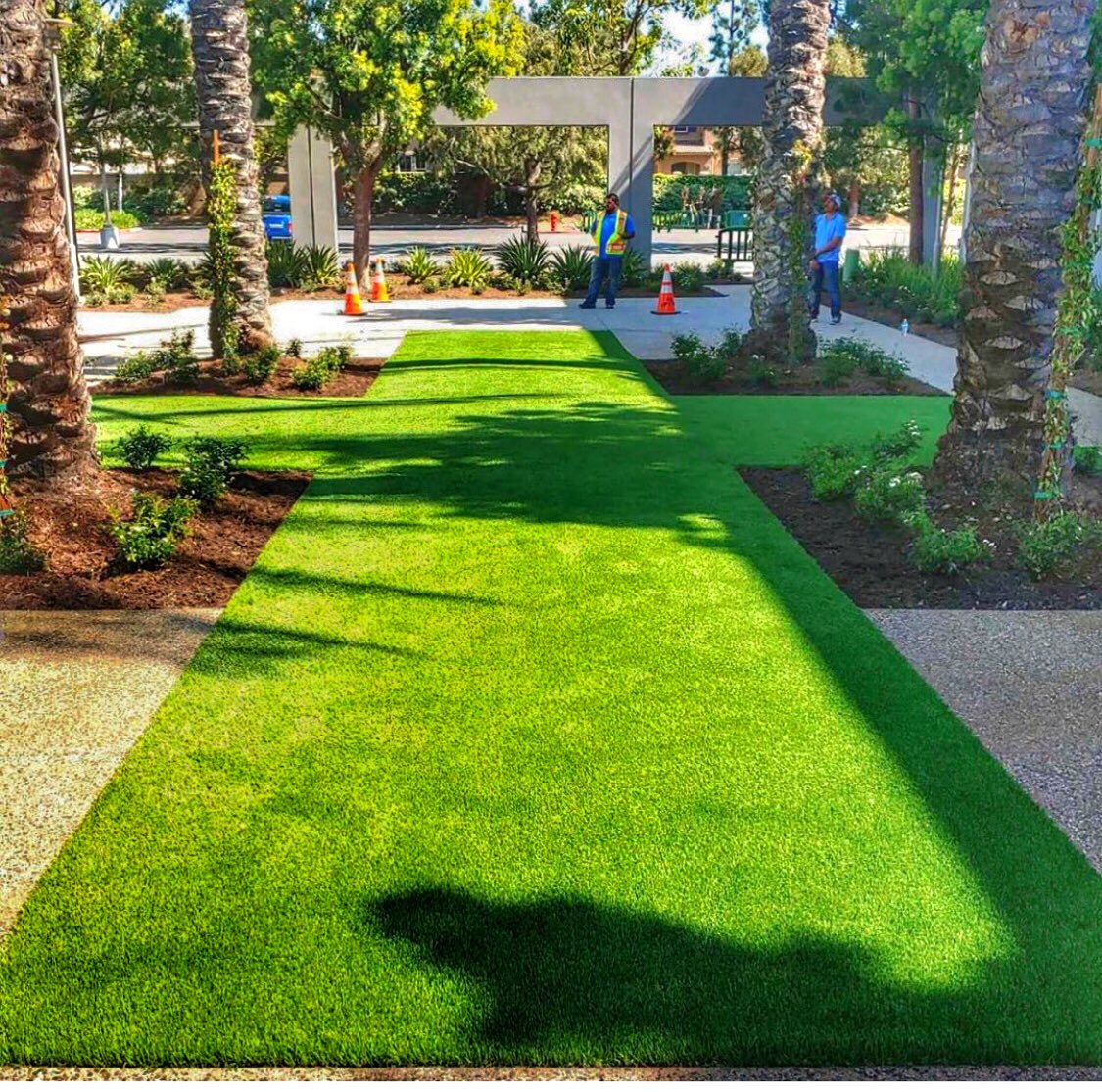 Booneactionturf's tweet photo. BAT Synthetic Turf Courtyard Install Tustin Marketplace #Irvine #Ca #synturf #syntheticlawn #turf #artificialturf #artificialgrass #green #clean #shop #relax #enjoy #cross #jesus #reminder #petfriendly #dogs #deoderizer #BATD #lowmaintenance #quarentine #perfectinstall https://t.co/DBCwyyWqW0