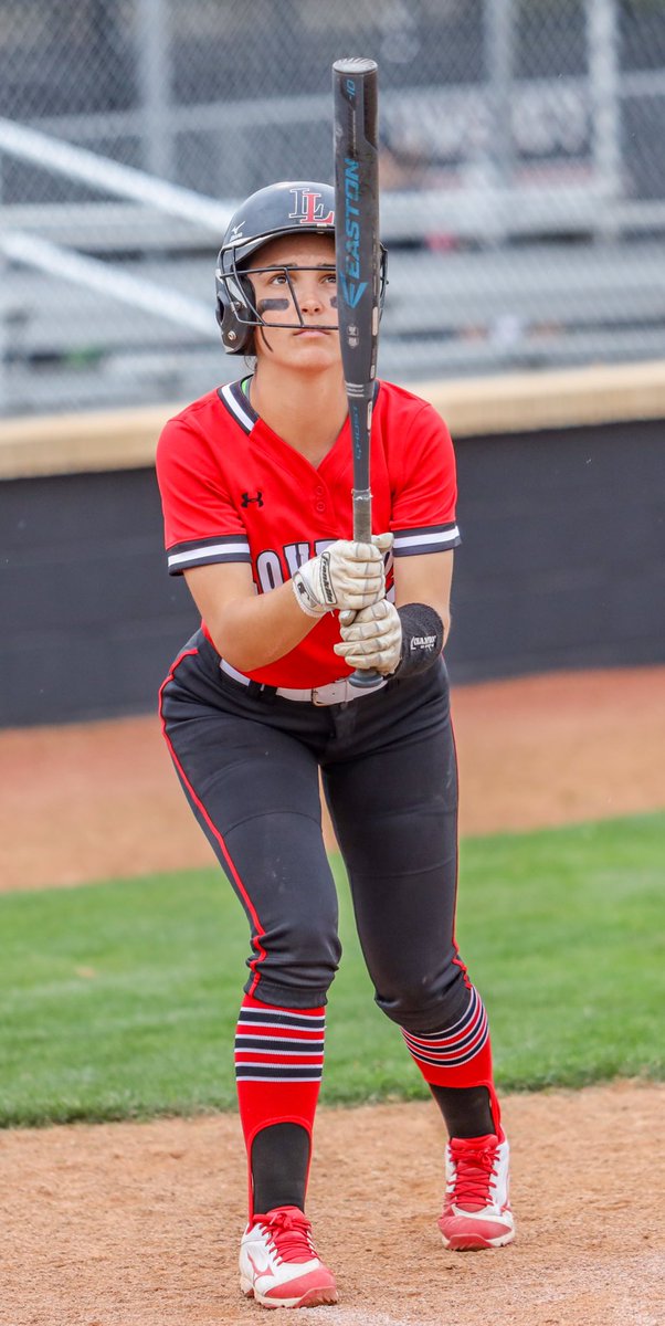 Our 2nd {Senior Spotlight} is 2B/OF Carlee Schaeffer!👏🏼🥎
Carlee is a humble teammate who quietly &amp; consistently puts the work in every day— she is reliable and strong! Carlee will continue her softball career at St. Edwards in the fall. We are so proud of you!❤️