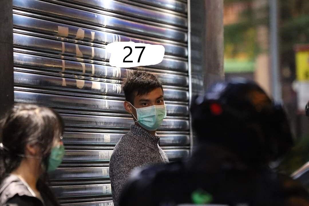 standwi29793710's tweet photo. #旺角
2140 鴉蘭街近彌敦道4人(3男1女)被捕
#PEN26
#PEN27
#PEN28
#PEN29 (女)
🛑認人🛑要名🛑
Spread! https://t.co/hVKAljRbKr
