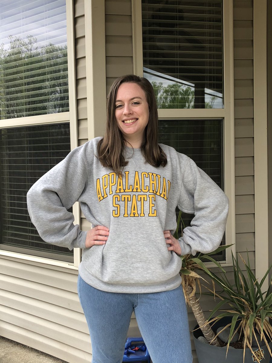 RebeccaSummey's tweet photo. Favorite Team Tuesday? Well clearly I’m gonna rep my alma mater! Go ‘Neers and Go Demons! @LEHSDemons #LEHSeSpirit https://t.co/qzp3ipRLbQ