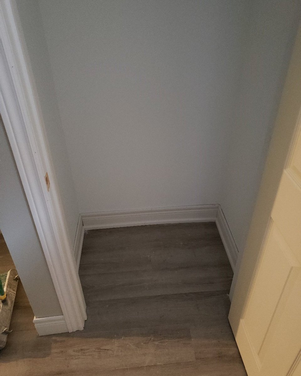 ContractingJack's tweet photo. Goooooooooood morning Niagara. Anybody else starting to to feel so rested that they're tired?  Anyways, the Sullivan project in St. Kitts is starting to see the first of it's finishing work , namely doors and trim.

#renovation #basementsuite #generalContractor #StCatharines https://t.co/3PP9shnaFs
