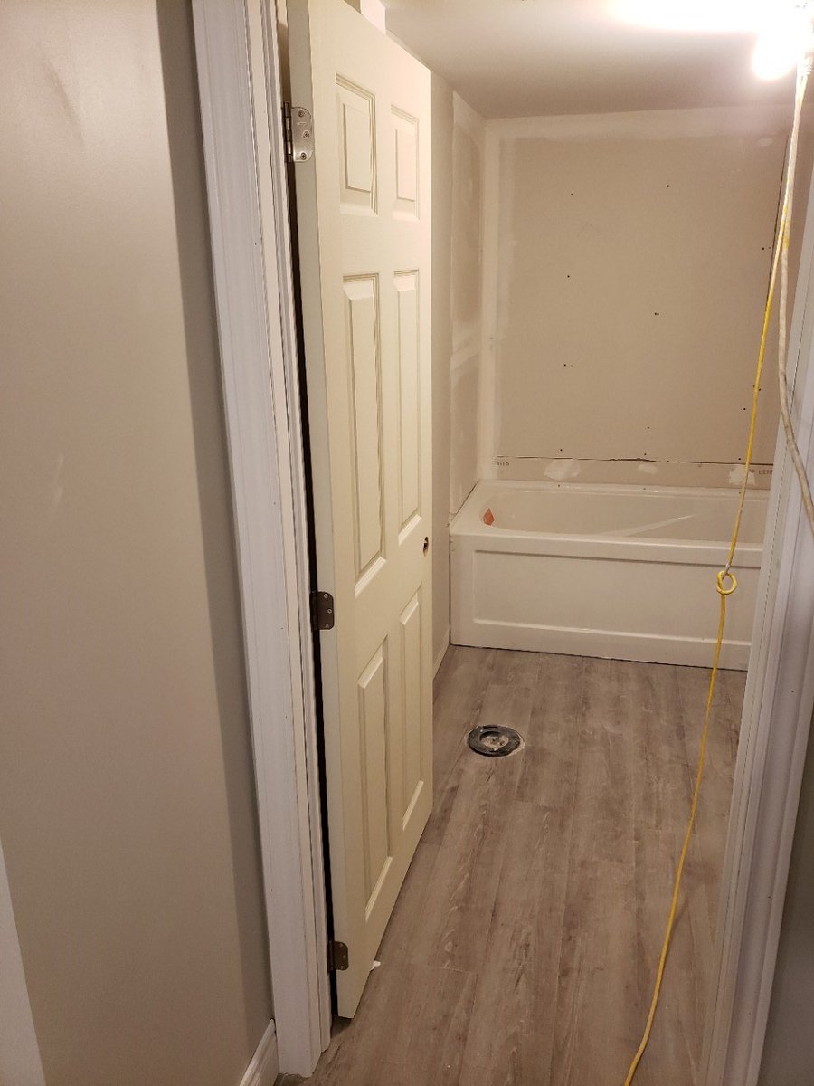 ContractingJack's tweet photo. Goooooooooood morning Niagara. Anybody else starting to to feel so rested that they're tired?  Anyways, the Sullivan project in St. Kitts is starting to see the first of it's finishing work , namely doors and trim.

#renovation #basementsuite #generalContractor #StCatharines https://t.co/3PP9shnaFs