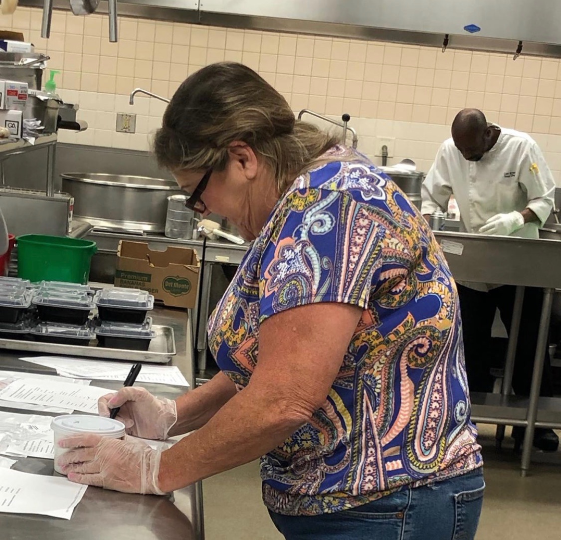 TCNJDining's tweet photo. A very special thanks to our #TCNJDining team working hard to keep the #TCNJ community still on campus fed! Great work! https://t.co/BGU66o9WV5