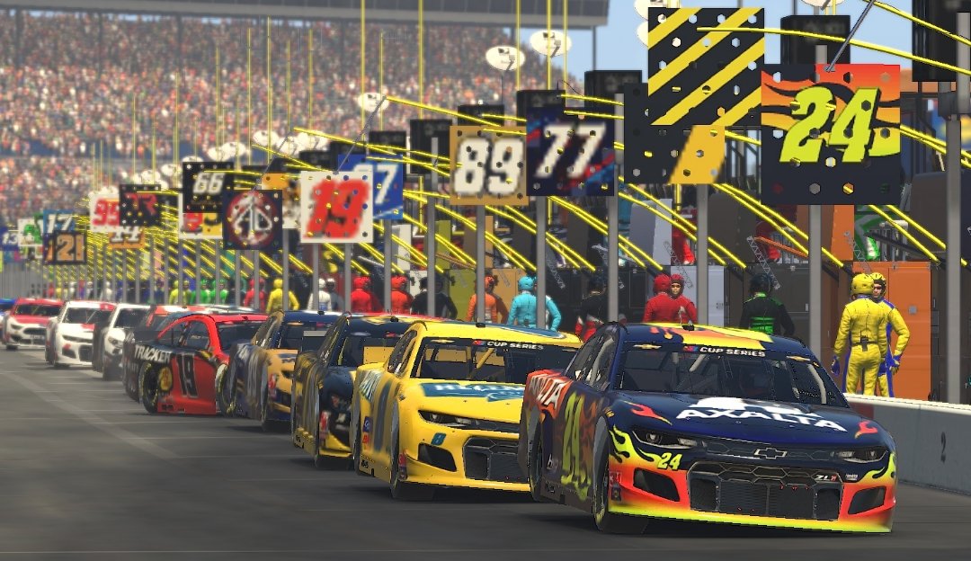 A_S12's tweet photo. .@FoxSports earned a combined 0.81 rating and 1.339 million viewers for Sunday's Pro Series Invitational (simulcast on Fox and FS1), per @ShowBuzzDaily.

➖ That means @NASCAR just broke its own record for the most-viewed esports event in U.S. TV history. https://t.co/CZuXUkitFH