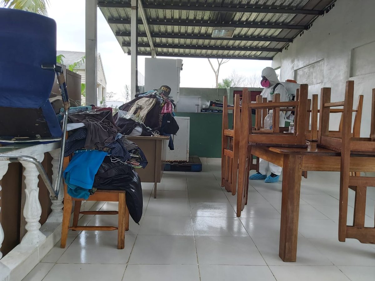 senafrontpanama's tweet photo. Tomando medidas preventivas para nuestra seguridad, se procede con la descontaminación en las instalaciones del Puesto Fronterizo de Sansón en  Metetí, por parte de la Primera Brigada Oriental.

#ProtégetePanamá
#TodosContraElCoronavirus
#UnidosLoHacemos https://t.co/CoTqD4pMcn