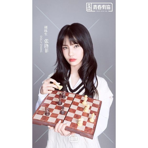 Stage Name : Dolly ZhangBirth Name : Zhang Luofei (张洛菲)Birthday : February 18, 2001 (ไม่ชัวร์นะคะ)Height : 167 cm Weight : 48 kg Company : Gramarie  #YouthWithYou  #DollyZhang  #ZhangLuofei