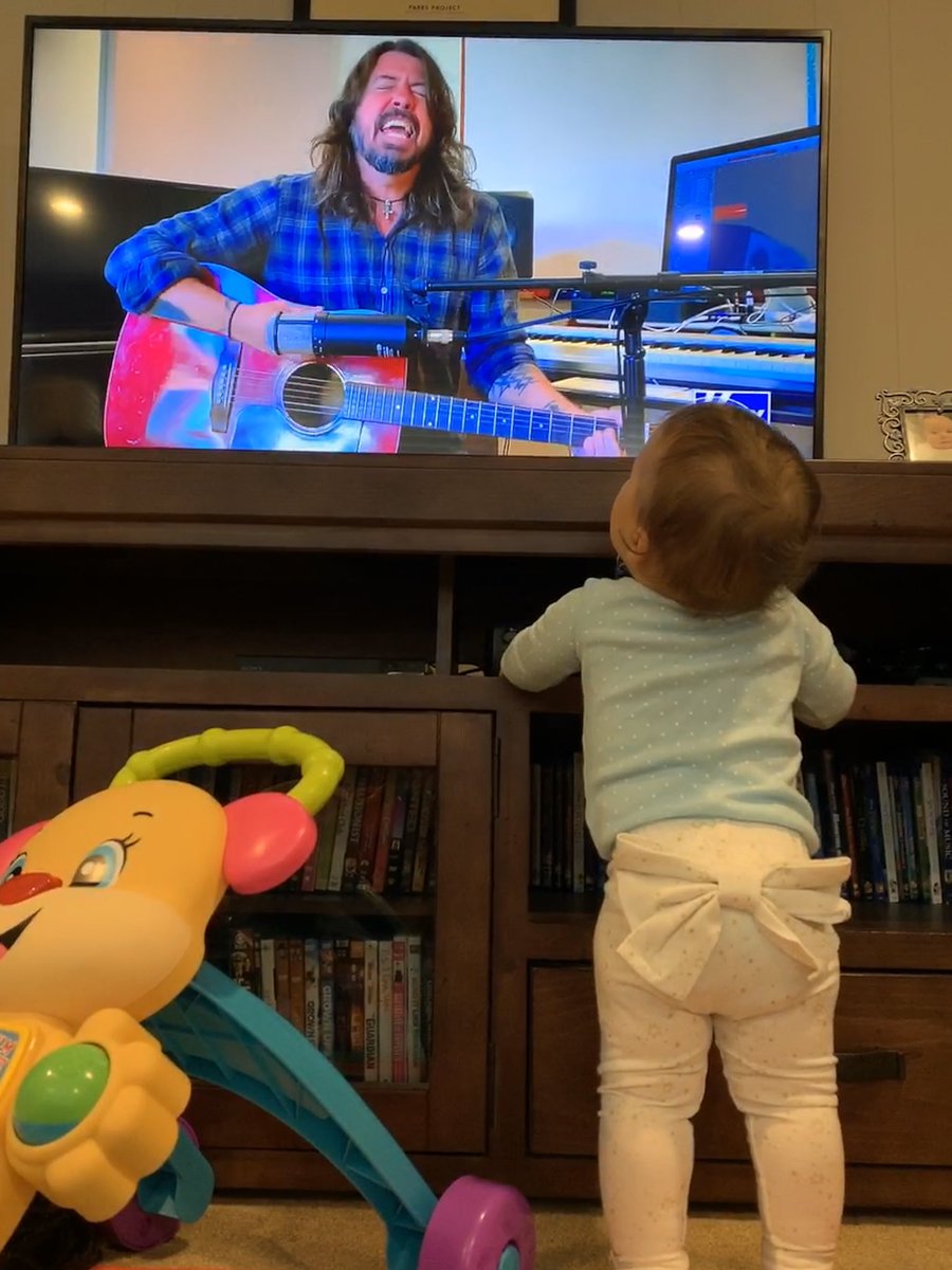 mikebechina's tweet photo. @foofighters you have a new fan!! 11 month old Anna wouldnโt look away! #rockstarinthemaking #myhero #startemyoungtogrowupright https://t.co/TyxRI2svs2
