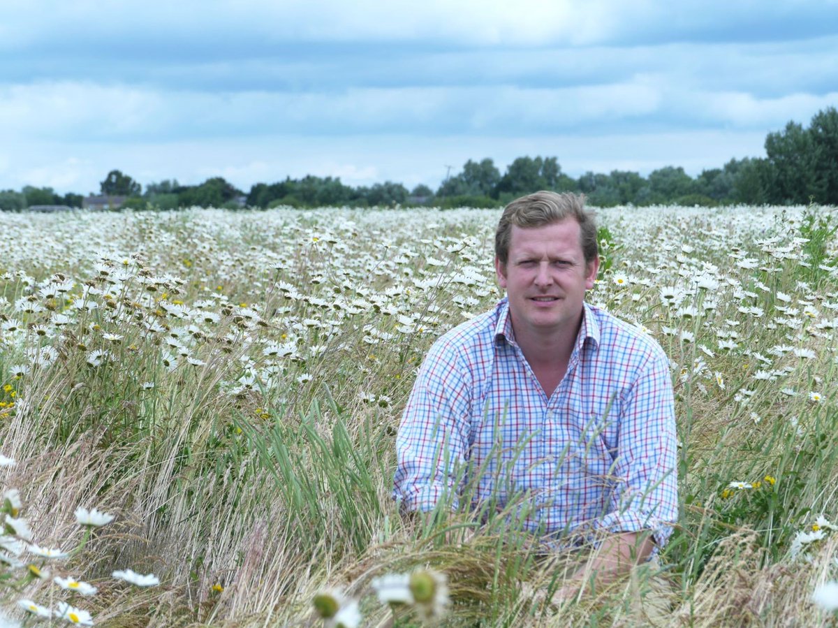 #feedournation #pickforbritain
G's is a family business, our Cambrideshire Farms Director Charles Shropshire is 3rd generation and makes it a great great place to work
#jobs #jobsinagriculture #seasonaljobs #salads