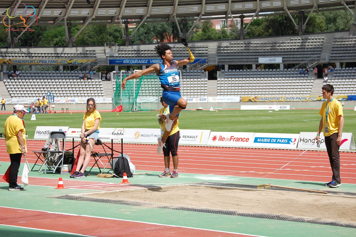 On va pas se mentir, c'est lui qui m'a inspiré ce thread : Arnaud AssoumaniDiscipline : saut en longueurPalmarès aux Jeux :(), (),() en longueur, () au triple saut  @ArnaudAssoumani #Tokyo2020