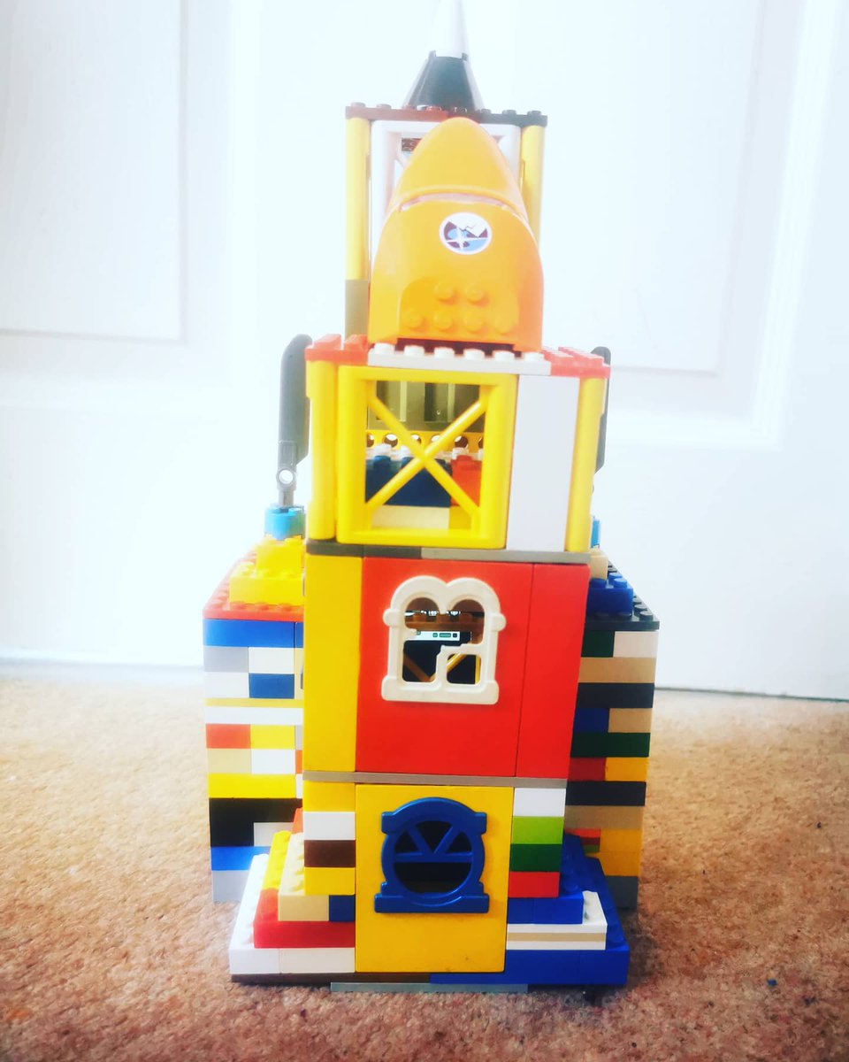 freddie_conlan's tweet photo. Lego challenge day 6 I am stuck on Mars and need to build a new spaceship to get home... here's my attempt..get building people..
#ocrboyfreddie #legochallenge #legochallengeday6 #DownsendSport #DownsendSchool @lego @legolandwindsor @cognitaschools
@nasa @astro_timpeakes https://t.co/TUVIlCi0jZ