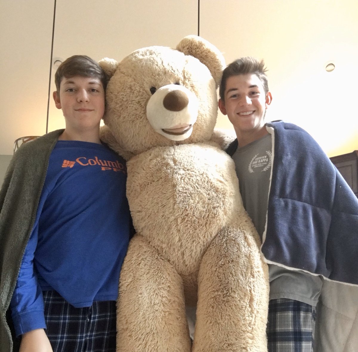EthanVitak's tweet photo. @McCalcteach #creekviewspirit day 2: Changed into my day PJs just for this! https://t.co/1sMz6EF34C