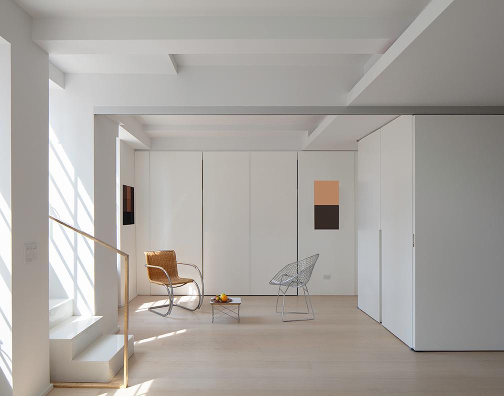 wallpapermag's tweet image. Overlooking Central Park West, this 1930s NYC apartment has been designed as a calming space: bit.ly/33WLz6k