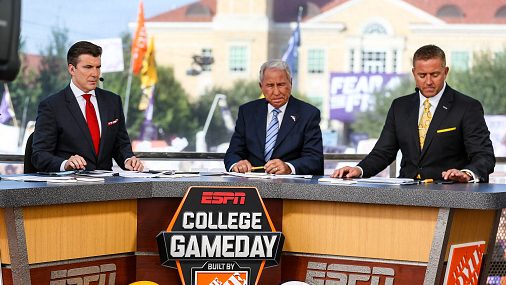 nm_fb_fanly's tweet photo. Unlike Kirk Herbstreit, Rece Davis ‘hopeful and optimistic’ 2020 college footb... #UNM  https://t.co/gRECl4cVnE https://t.co/caianobtQB