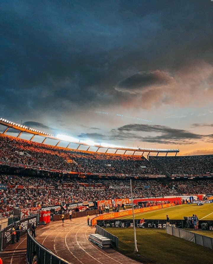 Mikarodriguez__'s tweet photo. No quiero enamorarte pero mira lo que es el atardecer en el monumental 😍😍 https://t.co/yquFSGHxyc