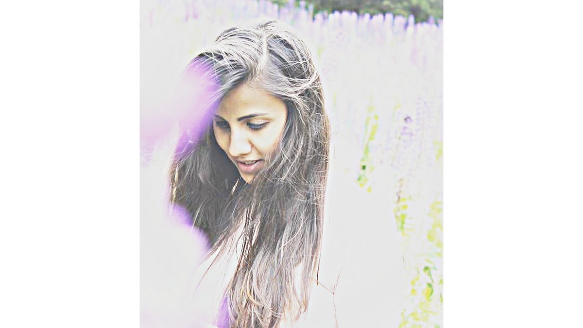 angel_928's tweet photo. Happy birthday Diva jaani 🎈🎉🎂🧸🎁❤️😘 
My fav shots of hers. She looks so serene 😍❤️😘 https://t.co/O4YT2VcAOo