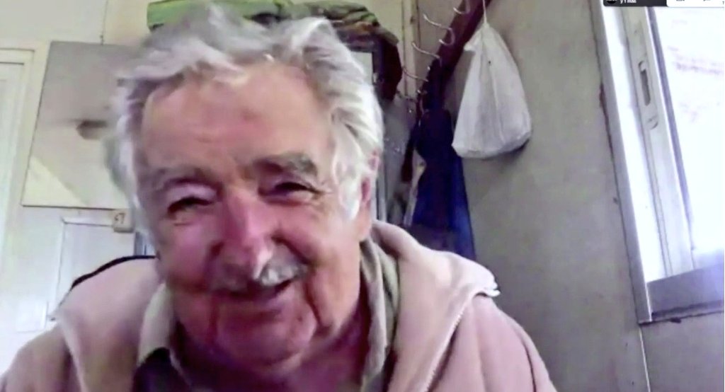 Quiero compartir con ustedes este mensaje del ex Presidente de Uruguay, @PepeMujicaDice
👇🏻
m.facebook.com/story.php?stor…