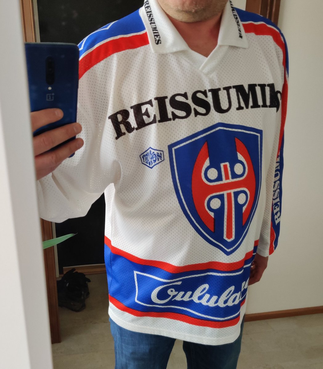 MickeMartenson's tweet photo. @Tapparaofficial #tappara #seurapaitapäiväkotona #seurasydän #viisitoista #pauke #reissumies #oululainen #tackla #tiburon https://t.co/U8gsMW8Tts