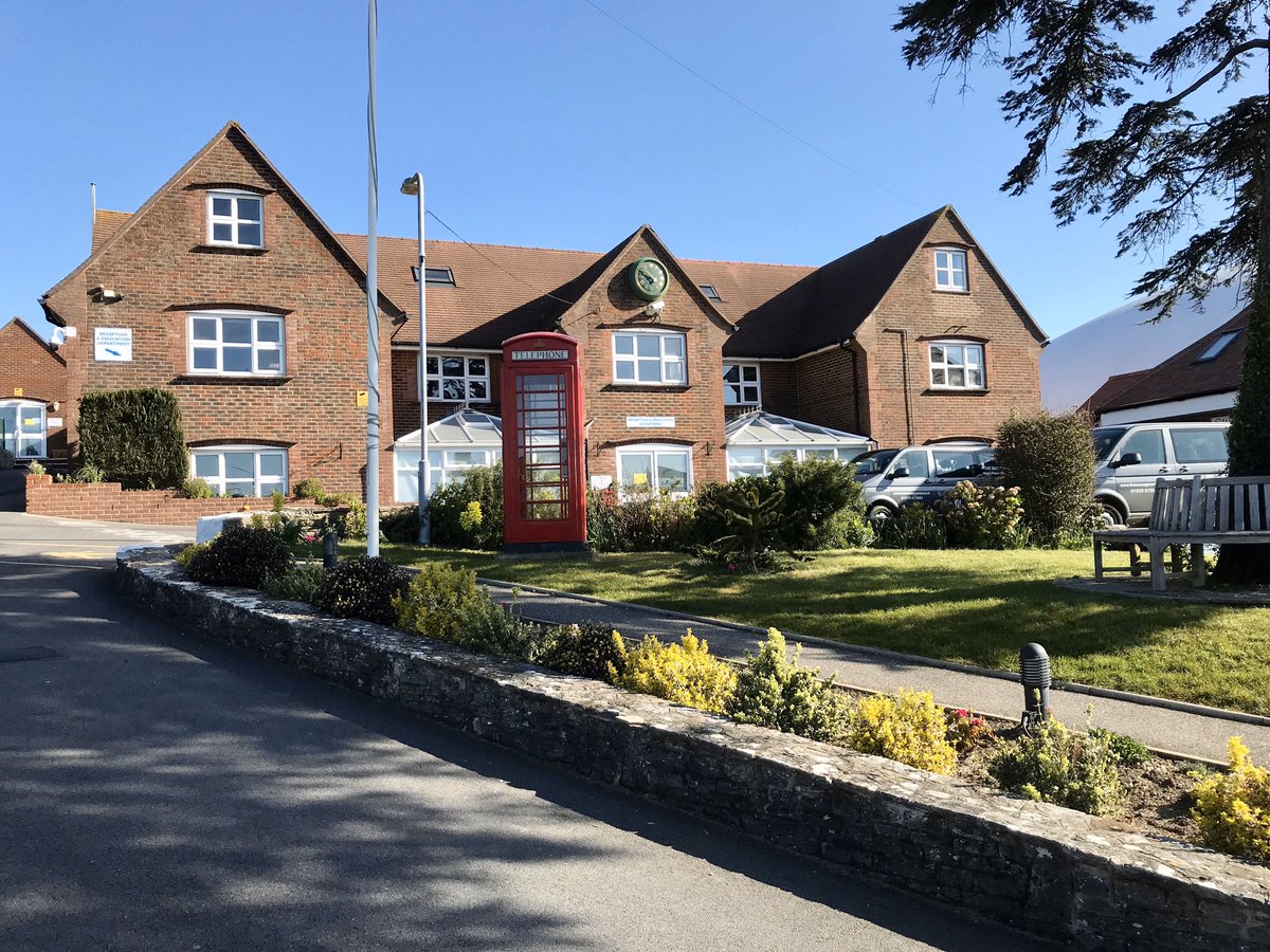 HarrowHouseUK's tweet photo. It’s oh so quiet...🤫 looking forward to seeing Harrow House full of students from around the world again one day soon! 🇬🇧🌍🤞🏻 #harrowhouse #staysafe #inthistogether 

https://t.co/tysraRRXty https://t.co/0aEX0aw178