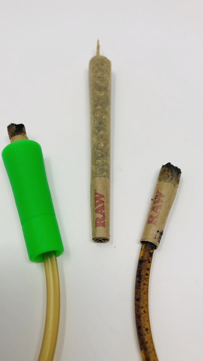 weedgets's tweet image. OMG! Is that’s what I inhale when smoke without filter? Weedgets joint holder blocks all that nasty resin and more, insanely great #Amazon reviews. #smokeweedeveryday #CannabisMedicinal #CannabisCommunity