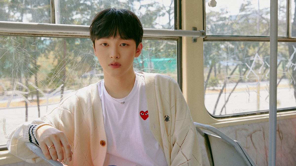 yoonsike's tweet photo. 엘엠 왜 공홈에 이런사진 숨겨놨어요?????? 감사합니다 감사합니다🙇🏻‍♀️🙇🏻‍♀️🙇🏻‍♀️ #윤지성

(저만 처음본걸수도 있음 주의) https://t.co/fk8LPhor6l