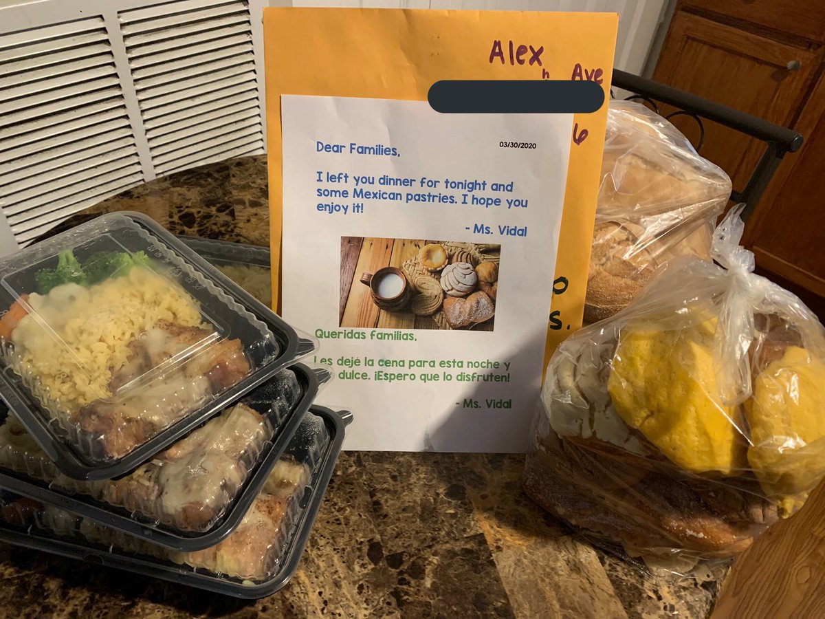 leahod's tweet photo. I struggle making dinner for my own little family, yet @msvidal4 made dinner and delivered pastries to all her families? I think this deserves a #SomeoneToKnowD100 nod. #d100inspires #ilschoolsstepup #komenskymatters https://t.co/t8i3kcsIzE