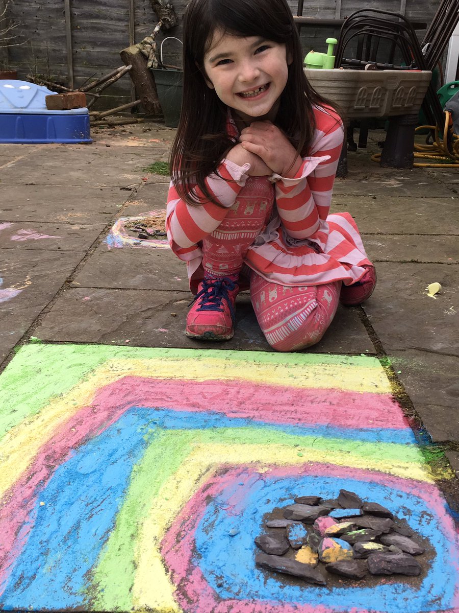 Susie50200137's tweet photo. All our girls have enjoyed creating these pieces of artwork inspired by Andy Goldsworthy! @HYear5 @2Hempland @HemplandPrimary https://t.co/TOjX1HfEHF