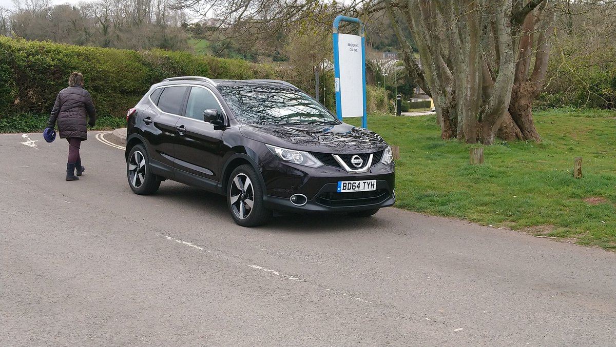 InfoDevon's tweet photo. @DC_Police @CCShaunSawyer Please do it. Just walked from my front door 2 broadsands beach and in space of 5 minutes around 3pm, 4 cars came down &amp; either parked in road or turning round. What part of 'exercise from your front door' do they not understand. These people are risking our health. #bookemdanno https://t.co/dB2UFpo0Vm