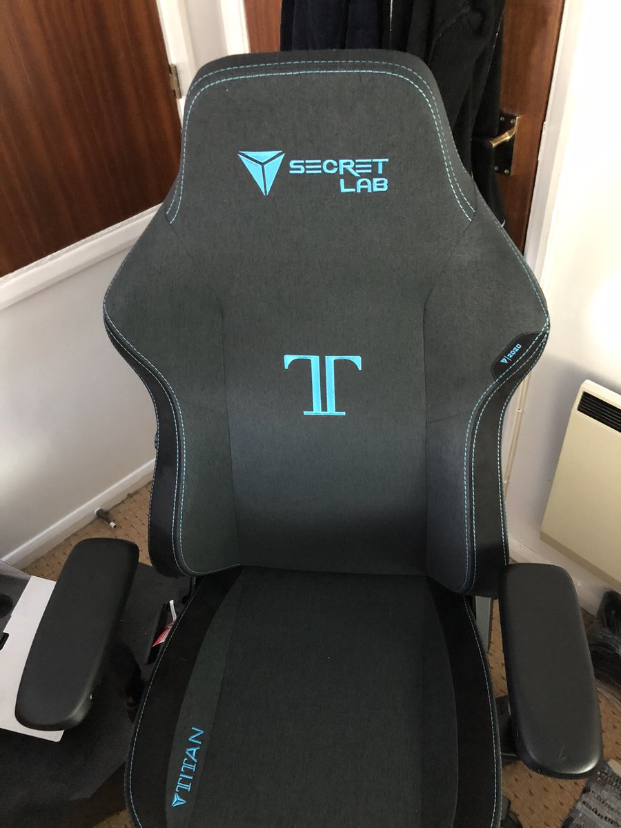 Creative4Gaming's tweet photo. Looking forward to trying out the new office addition: #secretlab Titan chair ! @secretlabchairs https://t.co/YaJrrF7tvg