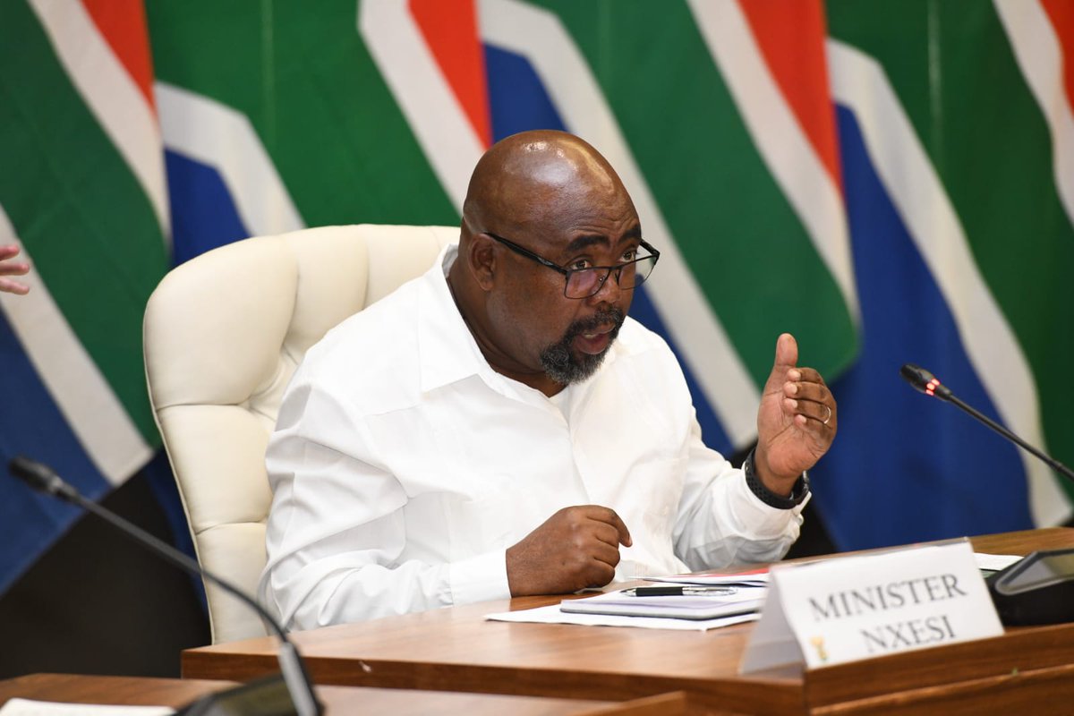 deptoflabour's tweet photo. TW Nxesi MP, Minister of Employment and Labour Social Cluster Media Briefing https://t.co/DX1WBeocnX #LockDownSA #StayHome https://t.co/pSBwALOend