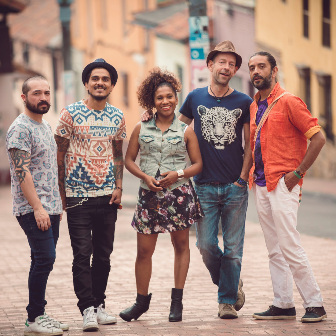 TheSoCalSound's tweet photo. The Latin-Alt choice today on the @nicharcourt Morning Show is @Sidestepper_net with "Deja" coming up at 9:13am! Don't have a radio to listen to 88.5 FM, no prob! Stream at https://t.co/Nw0uHQtZKj &amp; the app! 

https://t.co/aJCoSMmD7l

#sidestepper #deja #latinalt #NicInTheMorning https://t.co/BRx5iWbW0H