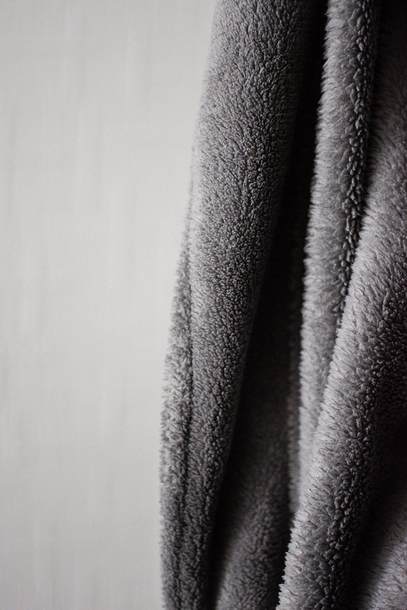 _SEPhotos_'s tweet photo. Staying inspired at home can be hard at times but sometimes it's as simple picking up the camera and to make yourself get creative. 🖤
.
.
.
#stayhomesaveslives #stayhome #lockdown #photography #homelife #creative #getinspired #art #abstract #texture #life #surrealism #Random https://t.co/tKj8n4GPNu