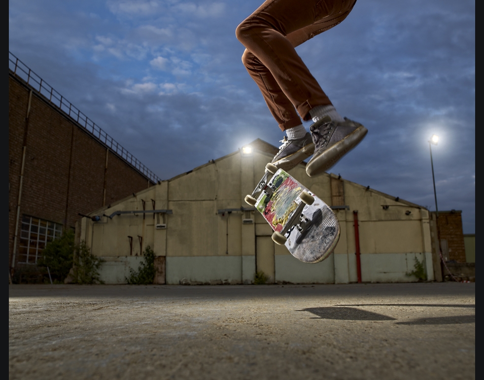 PackshotPeople's tweet image. #MotionShot #Advertising #Skater #ActionShot #Lighting #Shadow #Effect #Impact #Product #DoAKickFlip