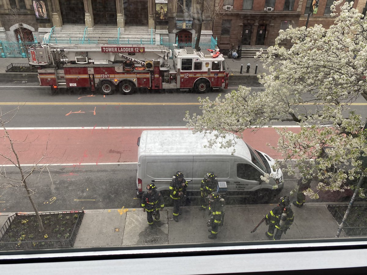 stoolpresidente's tweet photo. Trading through a fire alarm.  Block our the noise.  Focus.   Make billions https://t.co/g0bXuxuFgH