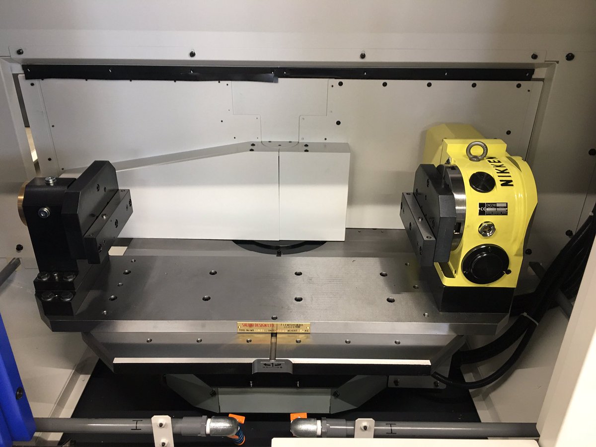wmtcnc's tweet photo. Twin Pallet Brother R650X with Nikken Rotary Trunnion set-up on both pallets allows the loading of components in cycle for machining on multiple-faces, providing maximum productivity.
The table can even be indexed whilst in the outer pallet #loadincycle #nothingfaster #Speedio https://t.co/65k7pvzvwP