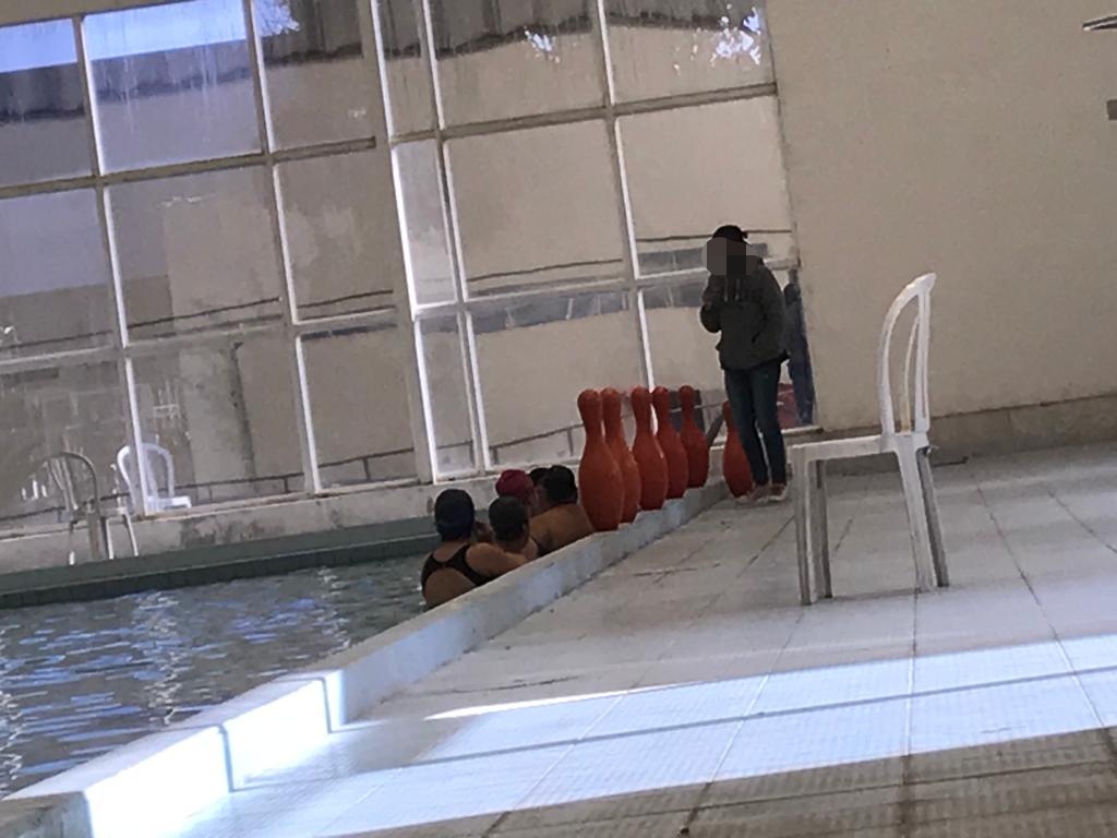 krapniknilu's tweet photo. Se declara emergencia sanitaria y las autoridades de rehabilitación sur del IMSS no suspenden grupos de pacientes y los obligan a seguir acudiendo a terapia. Exponiendo a todos a contagio. No es actividad esencial. Genocidio @Tu_IMSS @SSalud_mx @lopezobrador_ https://t.co/CGrz9Gz2B2