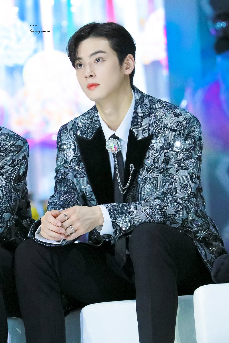 lovelysnow329's tweet photo. 😄
#아스트로 #ASTRO #차은우 https://t.co/WWShqIngZT