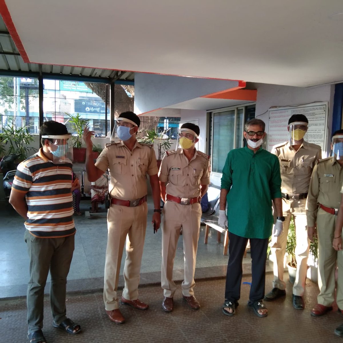 sssdefence's tweet photo. Trying times are times for trying. We are proud of the work our parent - SSS Springs has undertaken to manufacture special purpose safety masks for all those battling the epidemic at the frontline. We are grateful for these warriors. #Covid19 #Manufacturing @MachaniSatish https://t.co/3vdWK1HJRJ