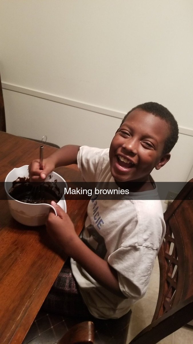 BaldyviewUusd's tweet photo. This smile is contagious! 😄. Our 4th grade student, Kenyon, baking some yummy brownies 👨‍🍳.  #LearningWhileCooking #BVspiritChallenge #SOAR🦅 @uplandunifiedsd @upland.hs https://t.co/LaQ13QWXsX